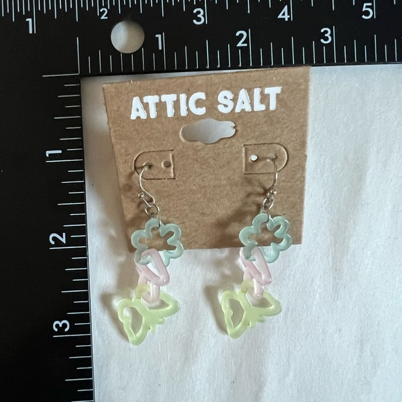 NEW Attic Salt Pastel Dangle Earrings💖 - Picture 5 of 5